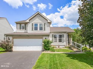 389 Messenger Cir, North Aurora, IL 60542