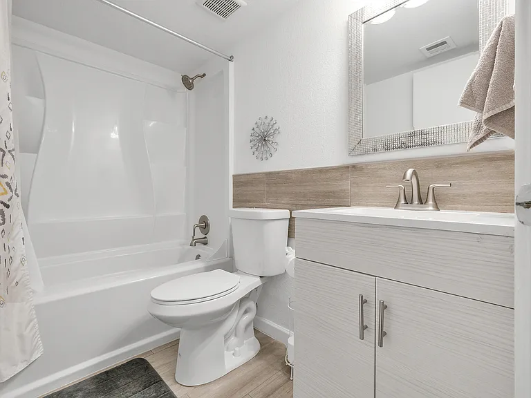 616 S Hardy Dr — Photo 15