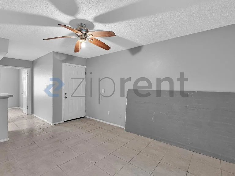 1808 E 143rd Ave #2 — Photo 4