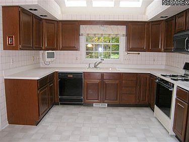 5th image of 301 Whitetail Dr