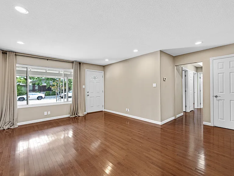 1159 Madrone Way — Photo 5