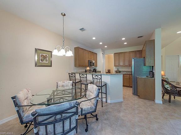 5th image of 1365 Mariposa Cir #7-105