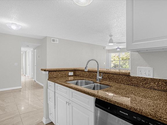 5th image of 5132 Conroy Rd APT 928