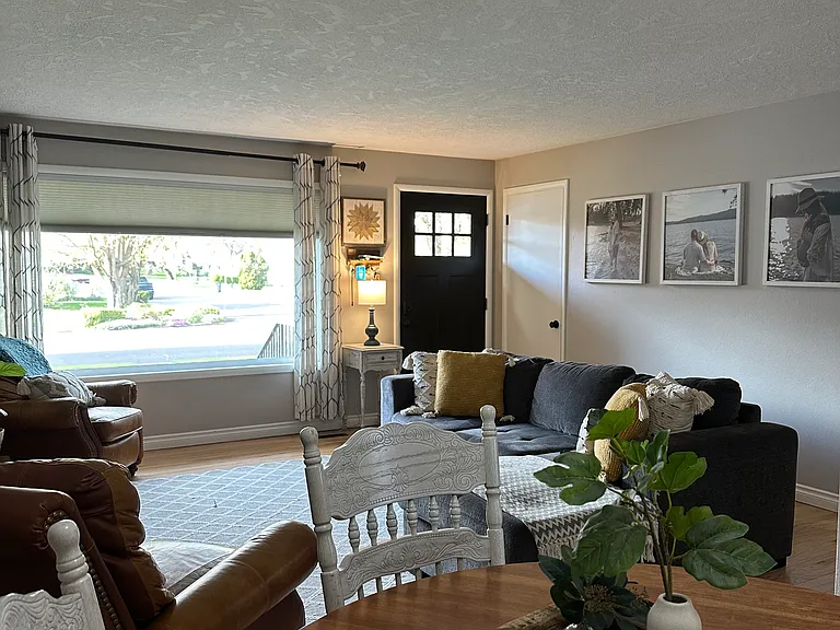 519 W Barnes Rd — Photo 3