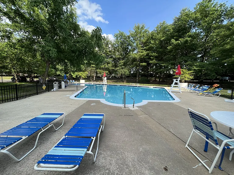 6001 Arlington Blvd #305 — Photo 35