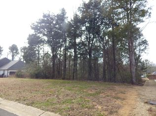 435 Day Lily Dr, Starkville, MS 39759