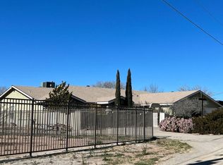 2703 Santa Clara Ln, Las Cruces, NM 88007