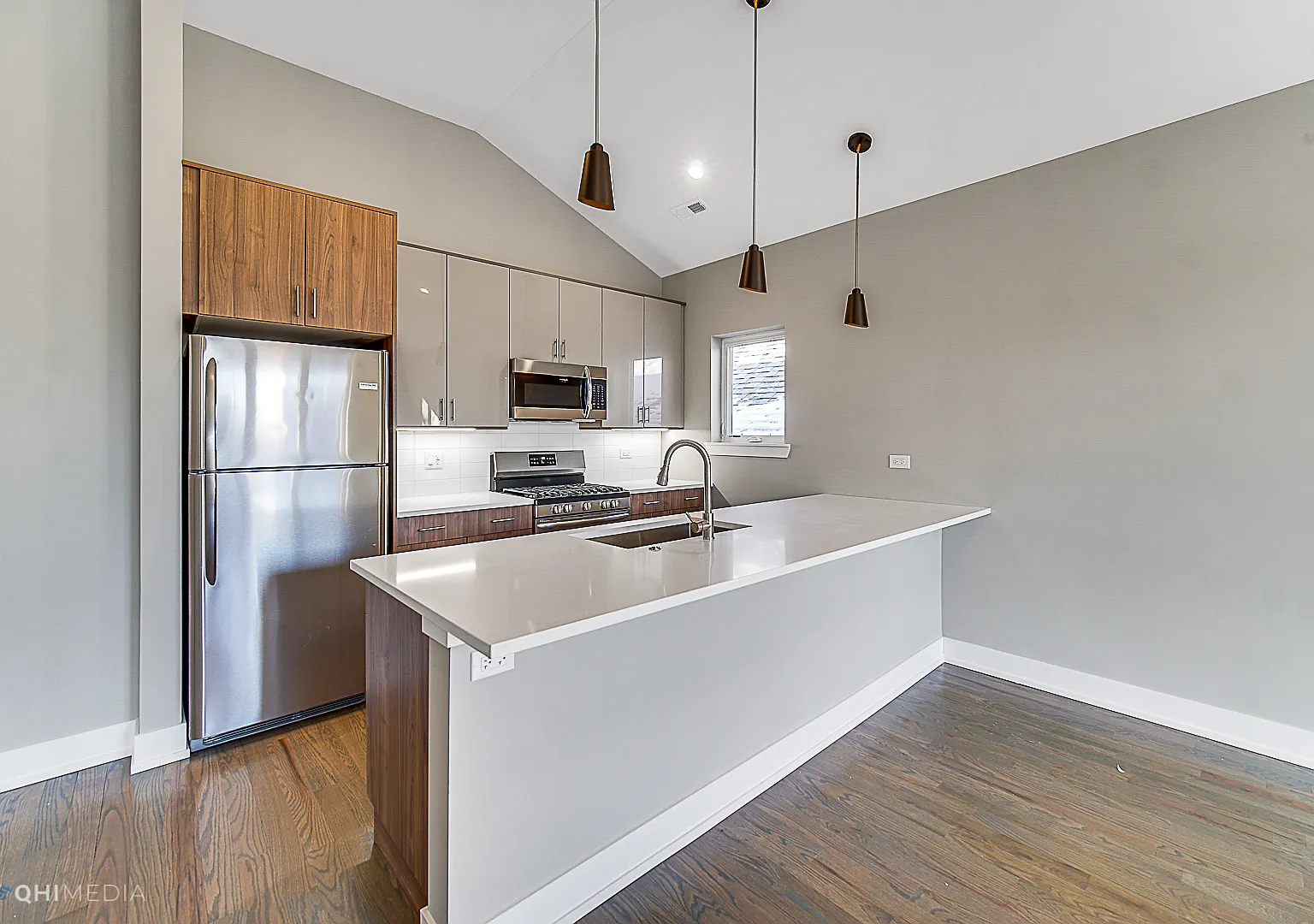1734 W Cullerton St — Photo 1