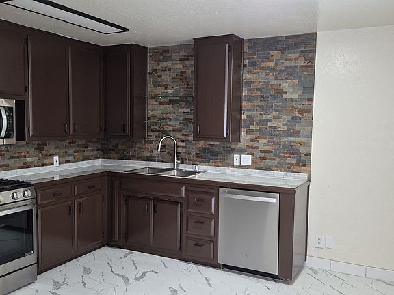 3rd image of 5405 Prospect Rd APT 6