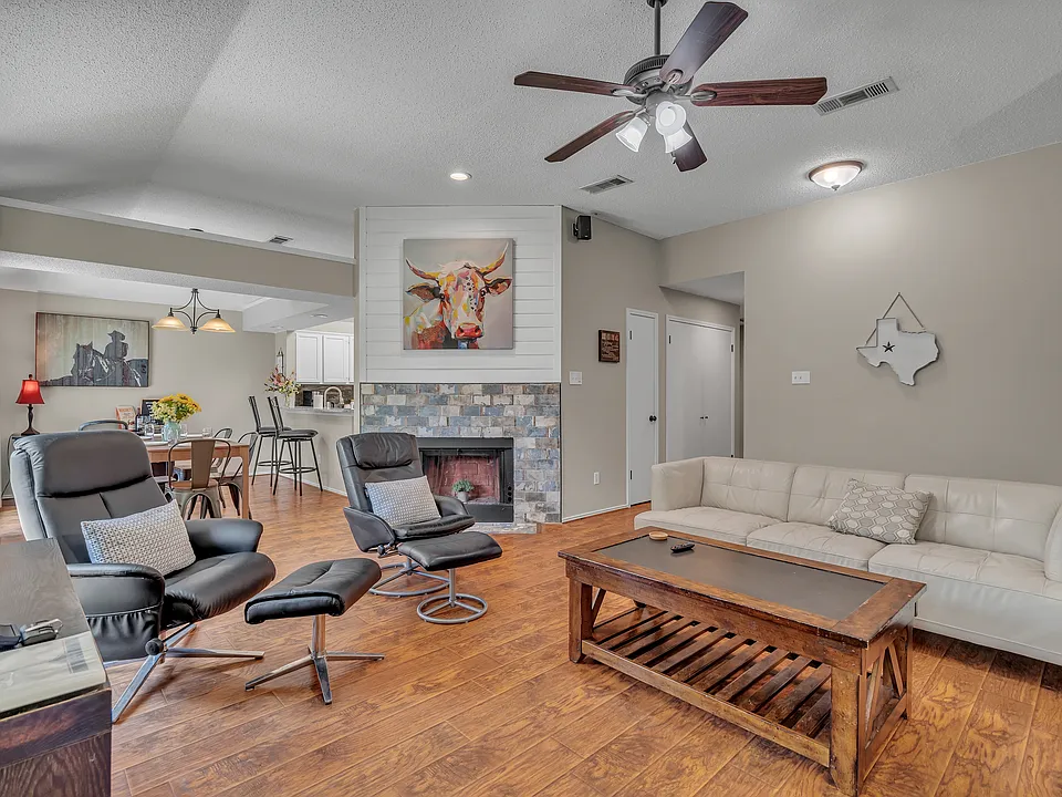 3808 Beaumont Ln