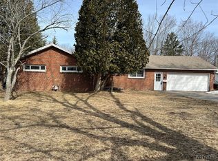 5272 Webster Rd, Orchard Park, NY 14127