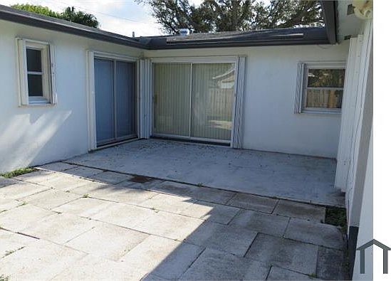 4th image of 11361 NW 37th St