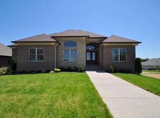 1028 Champions Cir, Simpsonville, KY