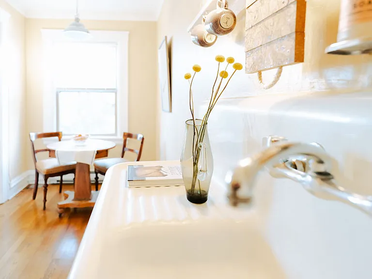 Cascadia Apartments — Photo 9