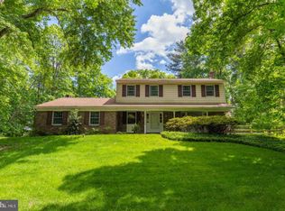 201 Fawn Dr, Harleysville, PA 19438