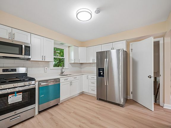 5th image of 5112 Main St