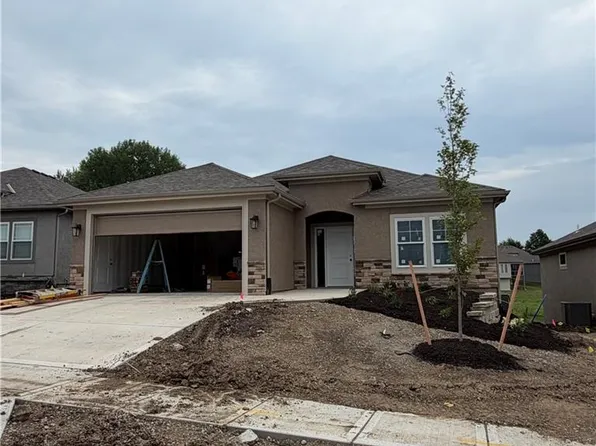 2121 Greenfield Point, Kearney, MO 64060