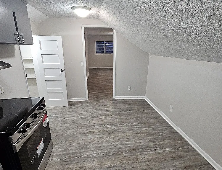 18 E Olliff St #4 — Photo 9