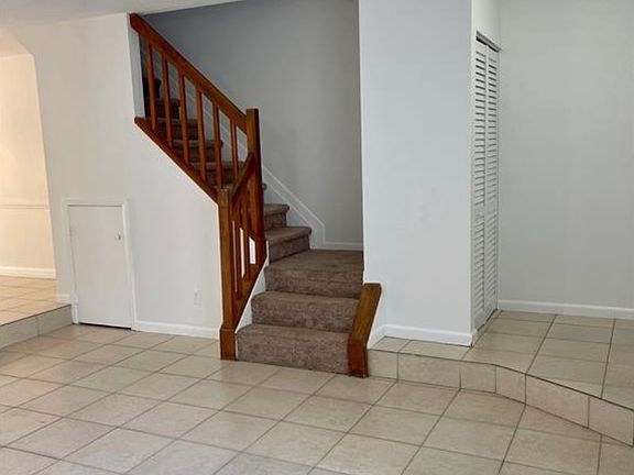 3rd image of 2888 Edgehill Ln #2888