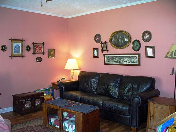 4th image of 1002 Bellvue Dr