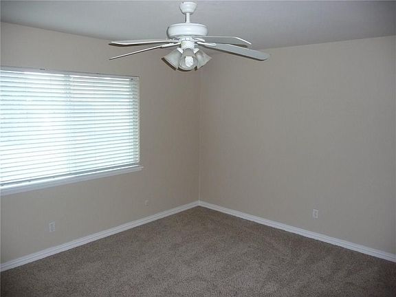 5th image of 1013 Springwood Dr