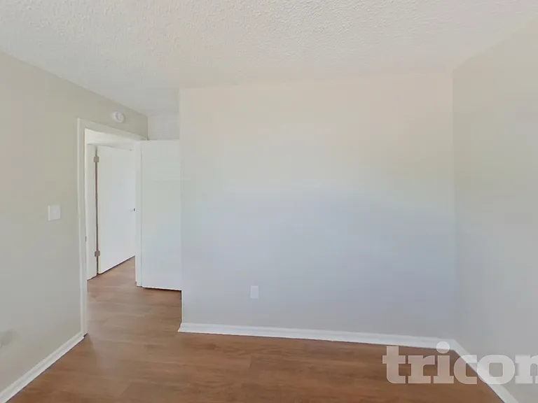 1046 W Nolte Dr — Photo 11