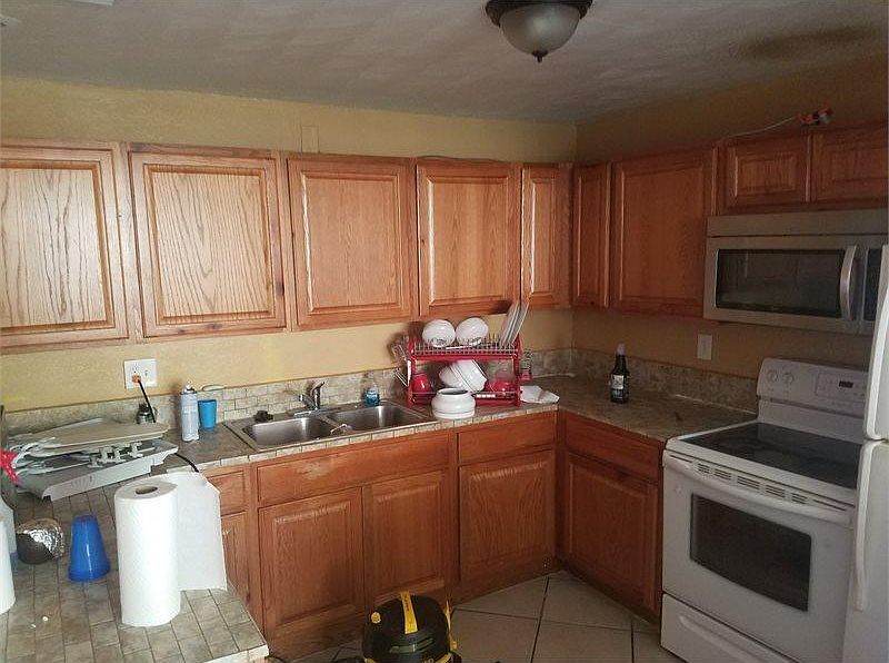 2nd image of 3061 NE 11th Ave