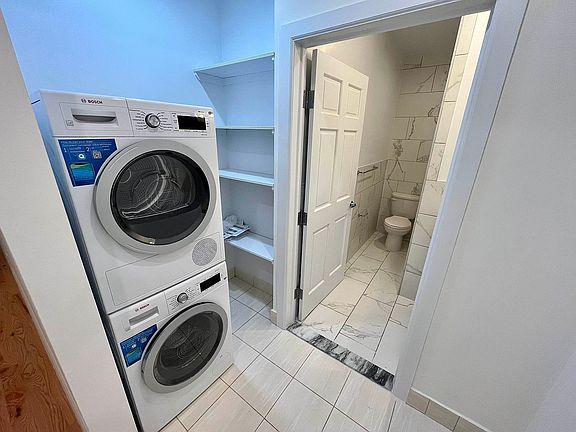 2nd image of 49 Saint Nicholas Ter APT 22