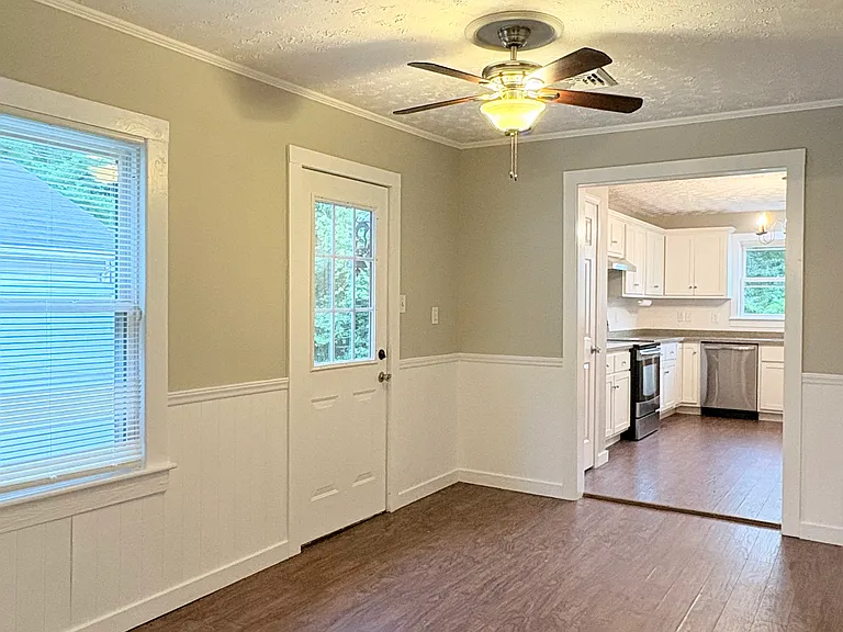 140 Highland Ave — Photo 20