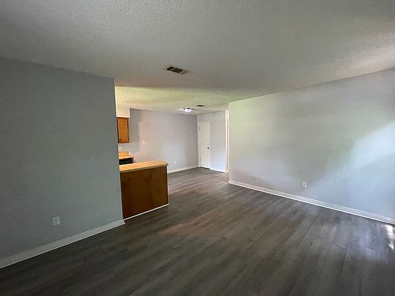 3rd image of 8682 Sharon Ln