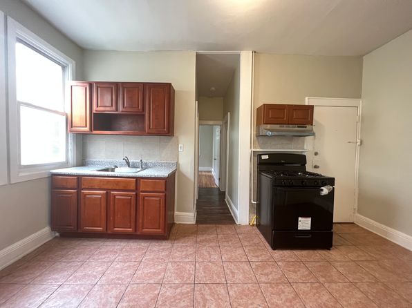 37 Hanford St APT 2L
