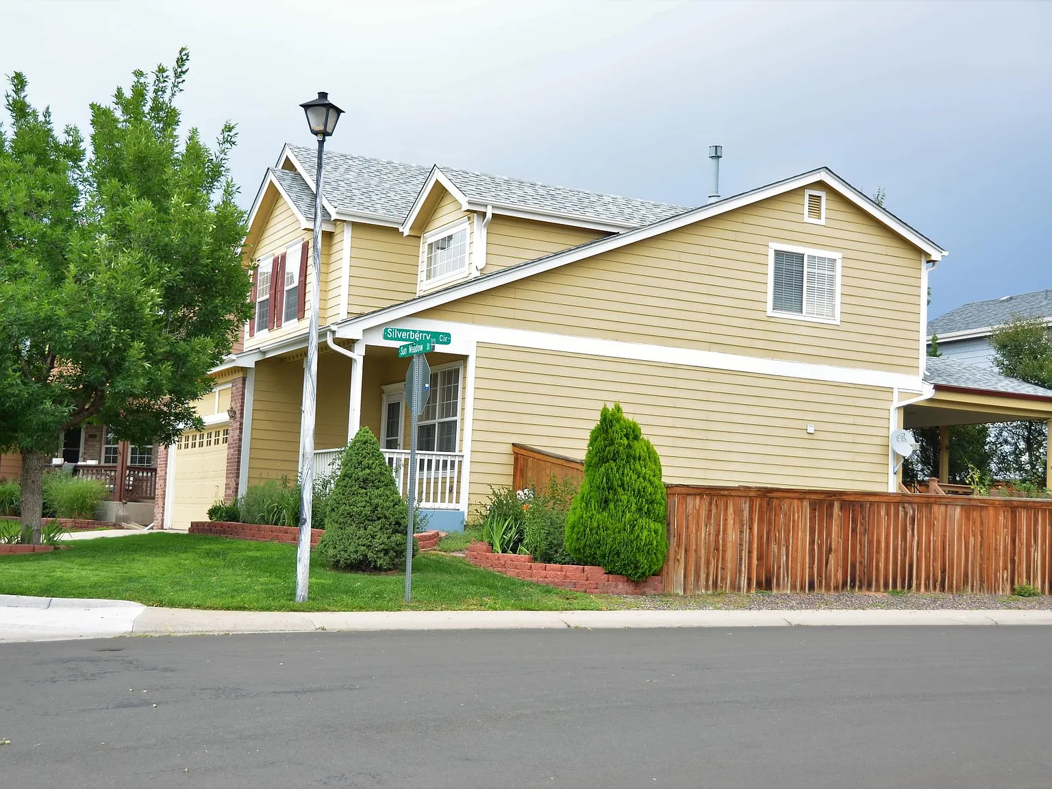 4 bed, 3.5 bath, 2537 sqft, $3,300 — Photo 2