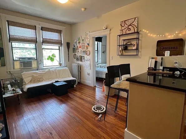 65 Burbank St APT 24, Boston, MA 02115