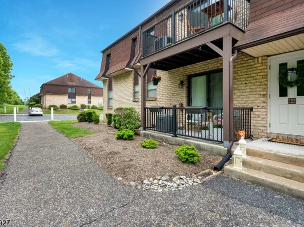 1401 Normandy Ct, Raritan Twp., NJ 08822