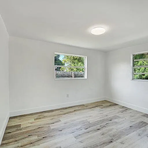 448 NW 2nd Way — Photo 10