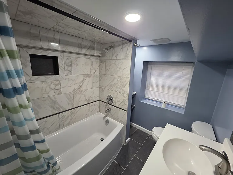 326 Foxcroft Dr — Photo 8
