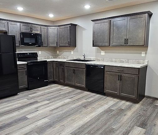 5th image of 822 Phoenix Ct #B