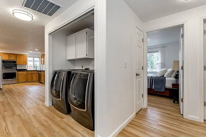409 SE 160th Ave — Photo 3