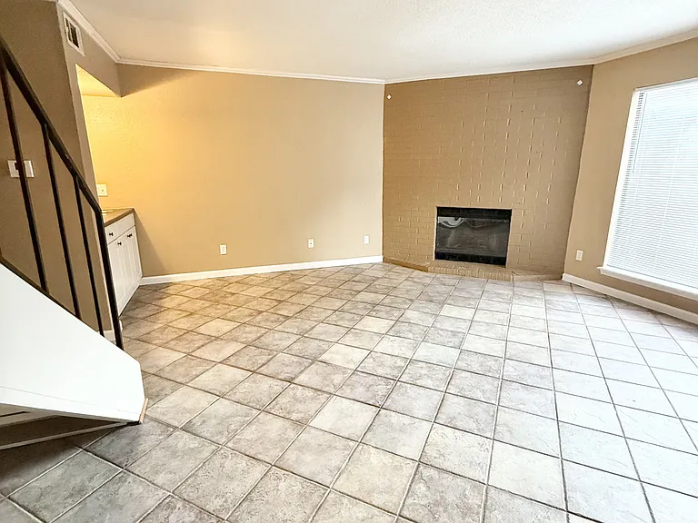 1334 Eastgate Dr #1 — Photo 6