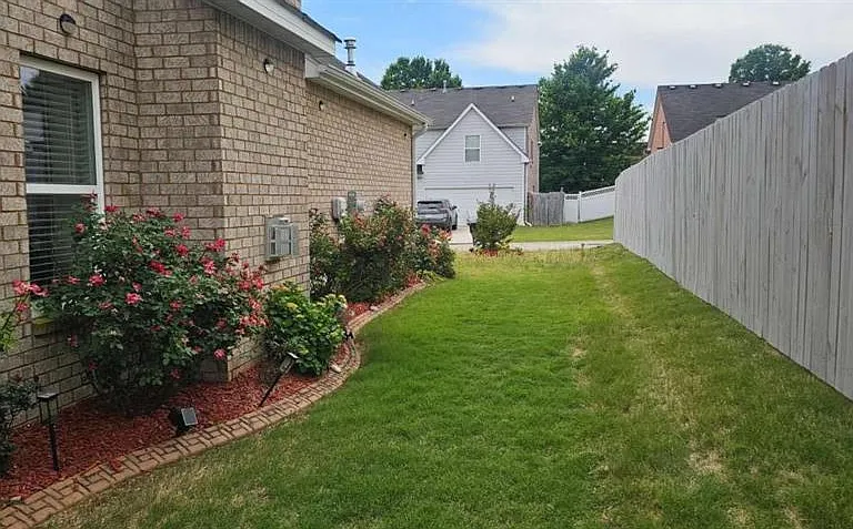 684 Armitage Way — Photo 23