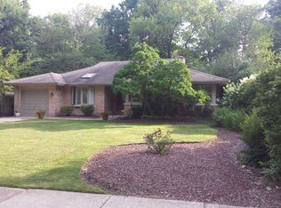 584 Riford Rd, Glen Ellyn, IL 60137