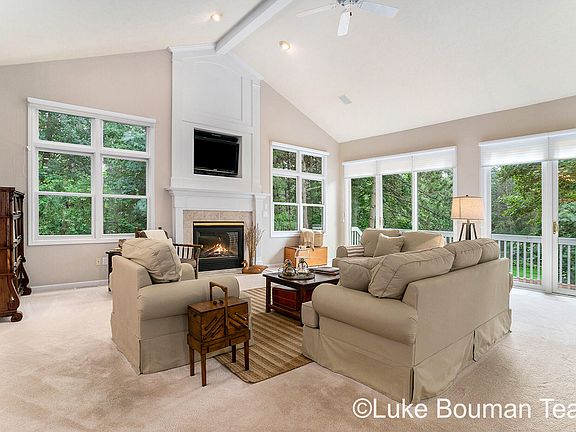 5th image of 4966 Pine Cove Ln