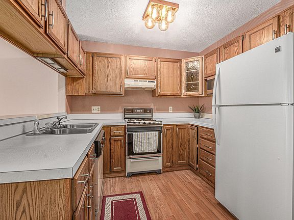 5th image of 5116 Waterside Dr #175