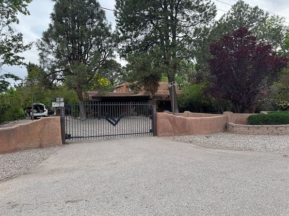 1504 Lucyle Pl NW