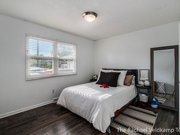 2nd image of 3719 Kalamazoo Ave SE #3721