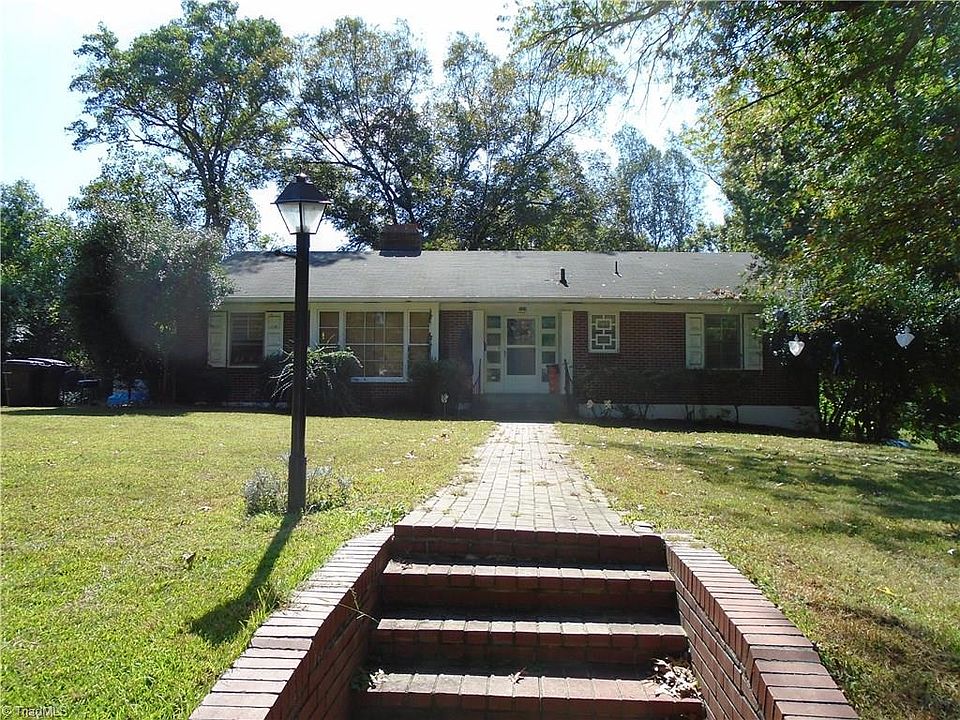 2nd image of 729 Russell Ave
