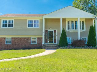 31 Kim Lane, Toms River, NJ 08755