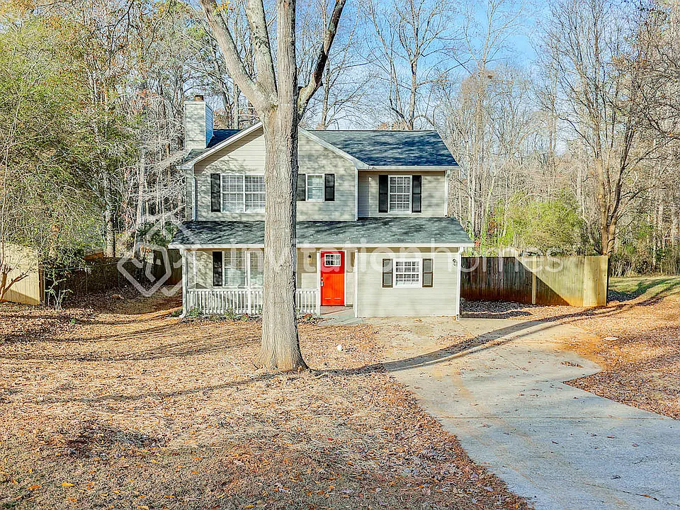 260 Rosewood Dr