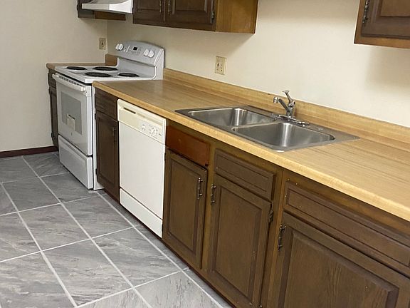 4th image of 4701 Sycamore Dr APT 102
