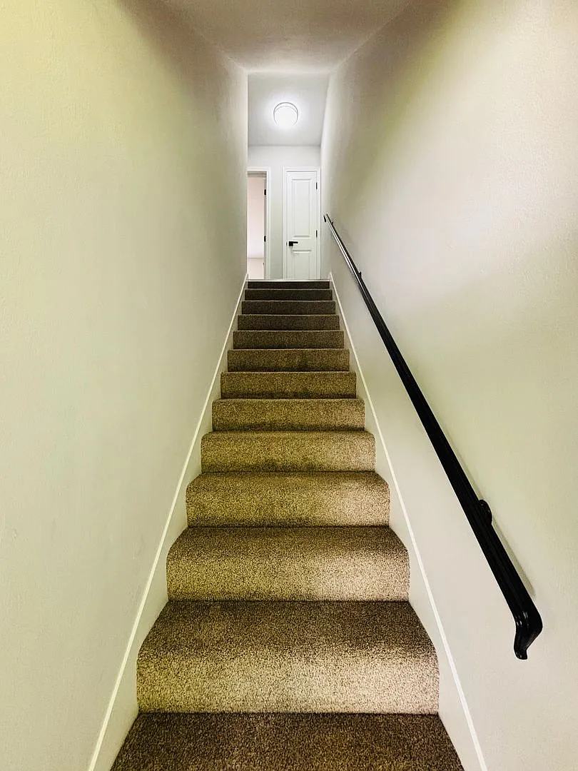 Beautiful Remodeled 2 Bedroom 1.5 Bath Townhome — Photo 1